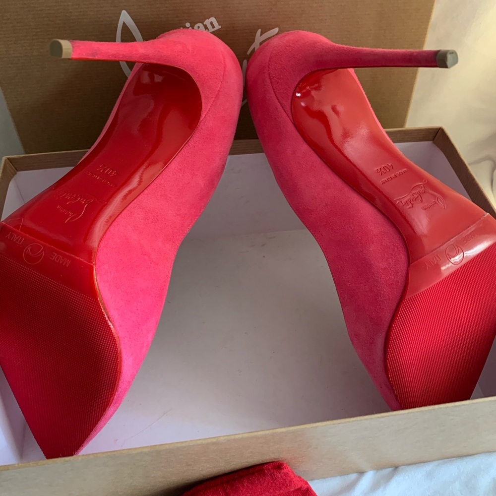 Hot Pink Louboutin Heels 🐝